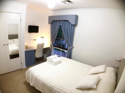 Melbourne Garden Bed And Breakfast - Whitsundays Accommodation 3