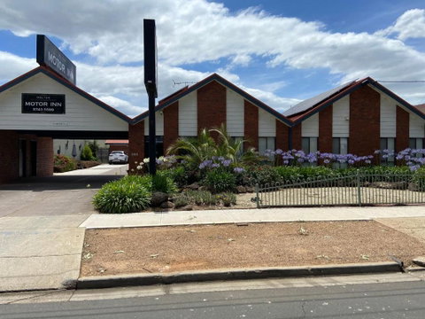 Melton Motor Inn And Apartments - Whitsundays Accommodation 0