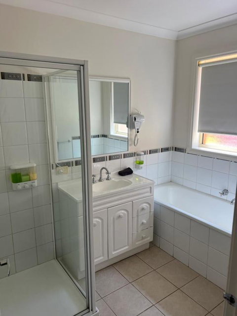 Melton Motor Inn And Apartments - Whitsundays Accommodation 1