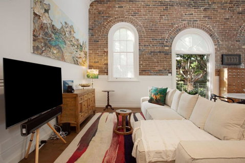 Mezzanine Magic, Bondi Junction - Whitsundays Accommodation 2