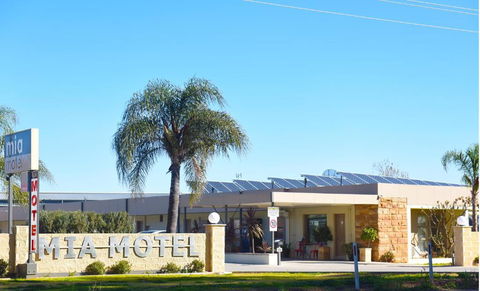 Mia Motel - Whitsundays Accommodation 0