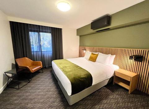 Mill Hotel Milperra Panania - Whitsundays Accommodation 0