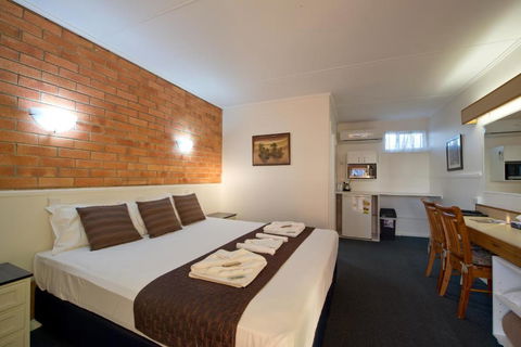 Mineral Sands Motel - Whitsundays Accommodation 3