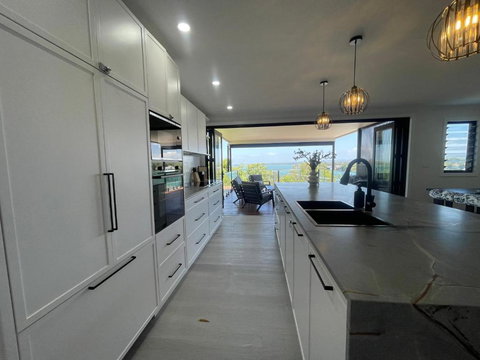 Mirrabooka Magic - Luxury By The Lake - Whitsundays Accommodation 1