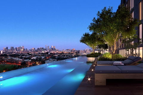 Modern 1-Bed & City Views, Steps From Racecourse - Whitsundays Accommodation 0