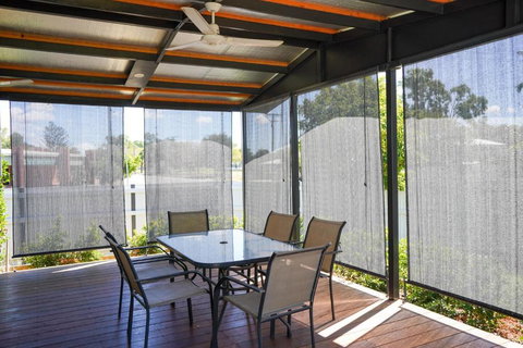 Mooney St Manor - Whitsundays Accommodation 2