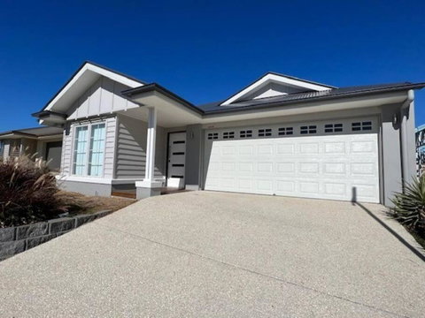 Modern Family Friendly Ipswich Home - Whitsundays Accommodation 0