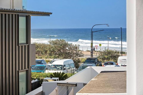 Modern Courtyard Oasis For Easy Beachside Living - Whitsundays Accommodation 1