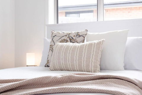 Modern Delight: Cosy Home With Parking - Whitsundays Accommodation 1