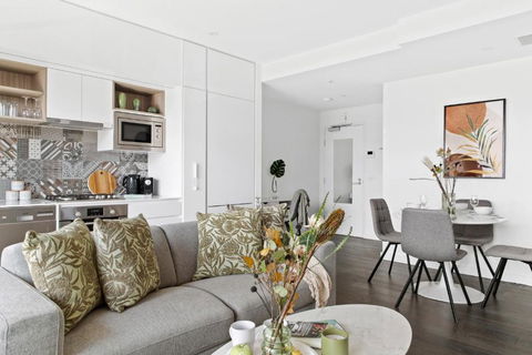 Modern Elegance Caulfield North - Whitsundays Accommodation 0