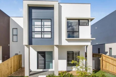 Modern Elegance Near Lakes Train Parks And Beaches - Whitsundays Accommodation 0