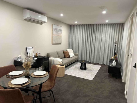 Modern Griffith Apartment - Whitsundays Accommodation 2