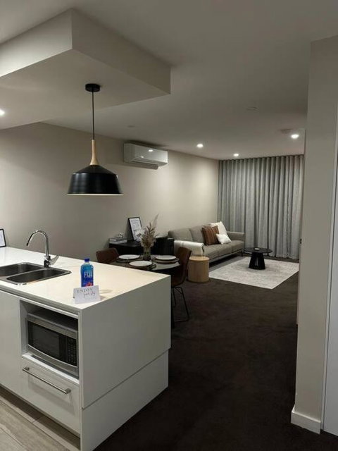 Modern Griffith Apartment - Whitsundays Accommodation 1