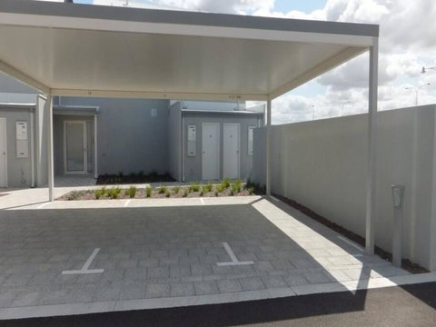Modern Luxury 1 Bedroom Apartment - Walk To The Shops! Free Wifi - Whitsundays Accommodation 2