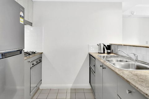 Modern Spacious Chatswood Apartment H1016 - Whitsundays Accommodation 3