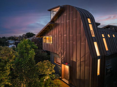 Modern St Kilda Apartment - Whitsundays Accommodation 0