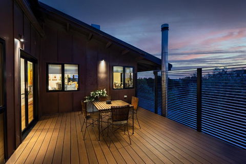 Modern St Kilda Apartment - Whitsundays Accommodation 3