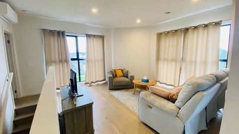 New 3 Bedroom Town House On Clyde - Whitsundays Accommodation 0
