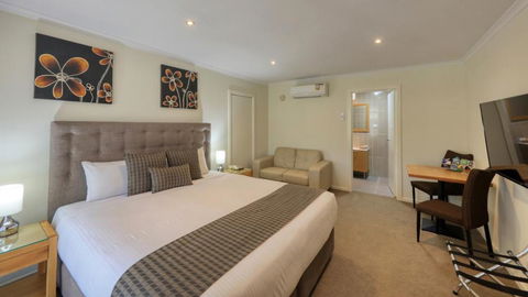 New Crossing Place Motel - Whitsundays Accommodation 1