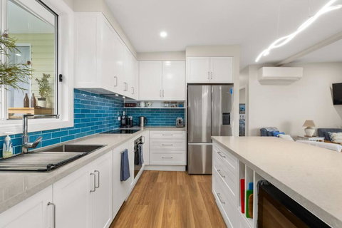 Newly Renovated Hyams Beach Cottage - Whitsundays Accommodation 1