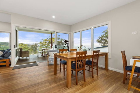 Newly Renovated Hyams Beach Cottage - Whitsundays Accommodation 3