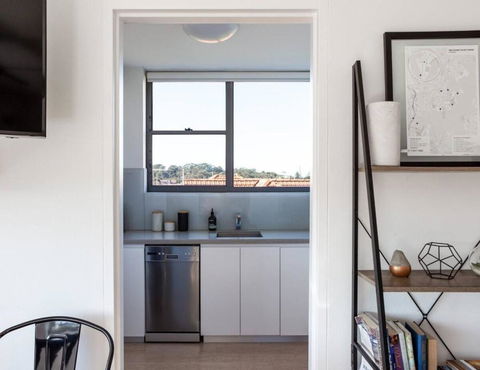 Mosman Bay Magic - Harbourview Studio With Rooftop - Whitsundays Accommodation 3