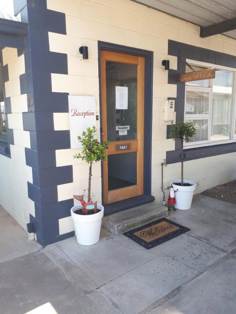 Motel Riverbend - Whitsundays Accommodation 3