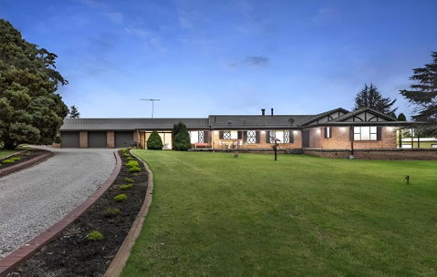 Mountain Culture Farm Stay - Pet Friendly - Whitsundays Accommodation 0