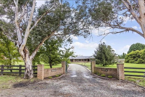 Mountain Culture Farm Stay - Pet Friendly - Whitsundays Accommodation 1