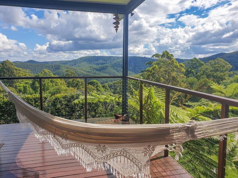 Mountain View Escape - Whitsundays Accommodation 2