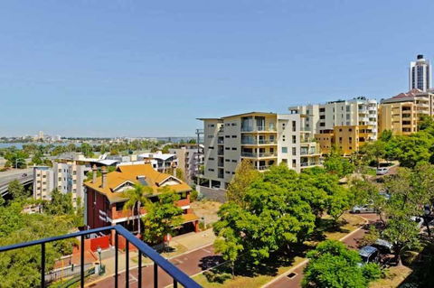 Mountway Holiday Apartments - Whitsundays Accommodation 2
