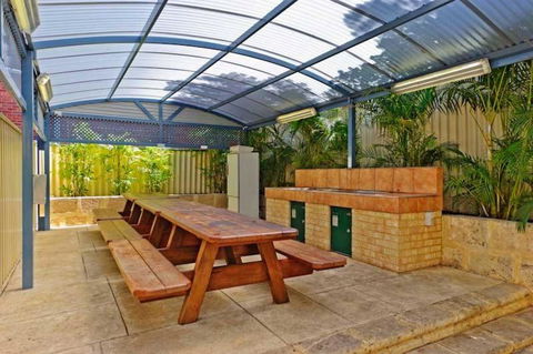 Mountway Holiday Apartments - Whitsundays Accommodation 3