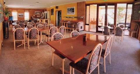Mud Hut Motel - Whitsundays Accommodation 2