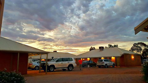 Mud Hut Motel - Whitsundays Accommodation 1