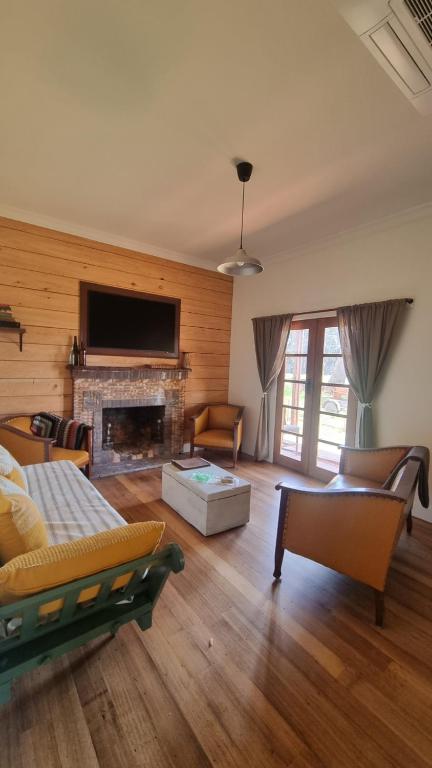 Myrtlebank Cottage Farmstay - Whitsundays Accommodation 0