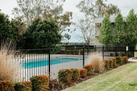 Nagambie Waterfront Motel - Whitsundays Accommodation 0