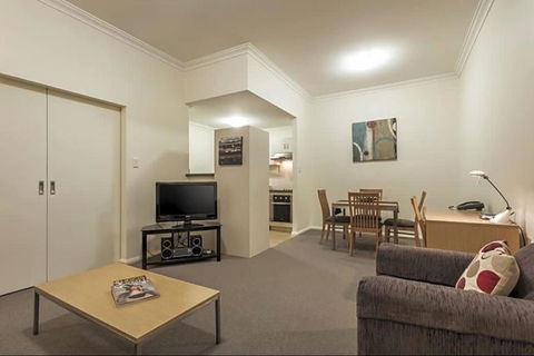 Narnia In Northbridge - One Bedroom - Whitsundays Accommodation 2