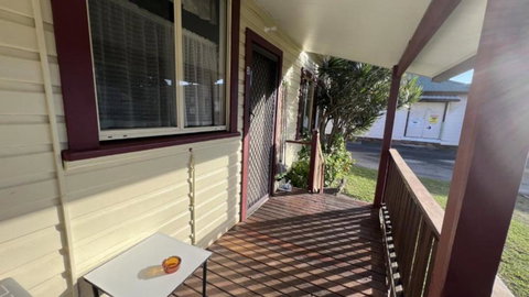 Neat & Tidy Coastal Cottage - Whitsundays Accommodation 3