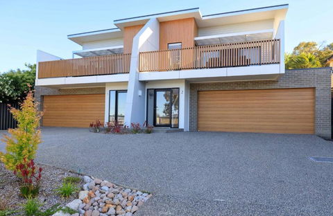 Neddidge - Whitsundays Accommodation 0