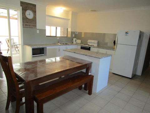 Nelson House - Whitsundays Accommodation 2