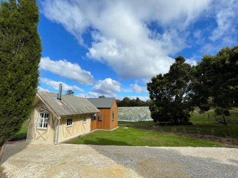 NEST- Luxury Vineyard Accommodation - Whitsundays Accommodation 3