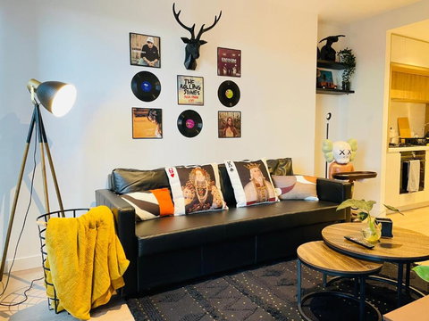 New Retro Style 2Bedrooms Max For 6 In Heart Of CBD - Whitsundays Accommodation 3