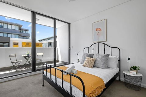 NEW 3BR Apt In Kingsgrove Sleeps 7 - Whitsundays Accommodation 0
