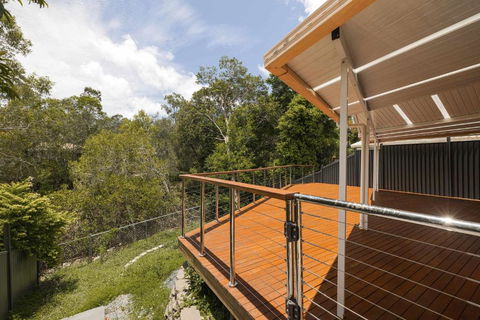 NEW 3BR Serene Creekside Retreat In Helensvale - Whitsundays Accommodation 0