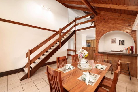 New 4BR Modern & Stylish Heritage Hideaway WiFi - Whitsundays Accommodation 1