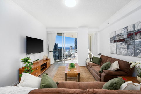 NEW Chevron Ocean Views Central Surfers. - Whitsundays Accommodation 2