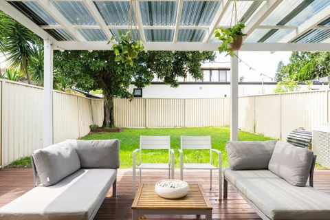 NEW Furnish, 3 Min SYD Airport, 1 Min Walk Beach - Whitsundays Accommodation 0