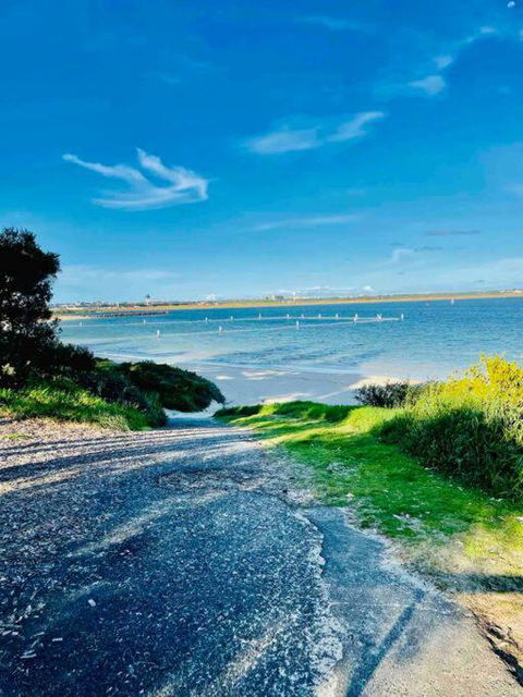 NEW Furnish, 3 Min SYD Airport, 1 Min Walk Beach - Whitsundays Accommodation 2