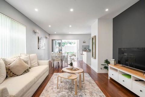 NEW Furnish, 3 Min SYD Airport, 1 Min Walk Beach - Whitsundays Accommodation 3