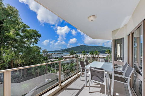 NEW! Gorgeous 2BR Apartment With Stunning Ocean Views! - Whitsundays Accommodation 2